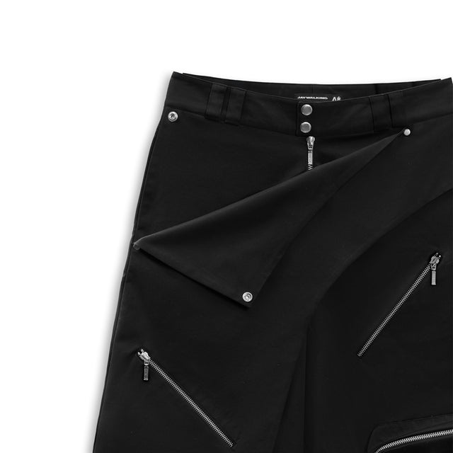 PANELLED SHORTS IN BLACK