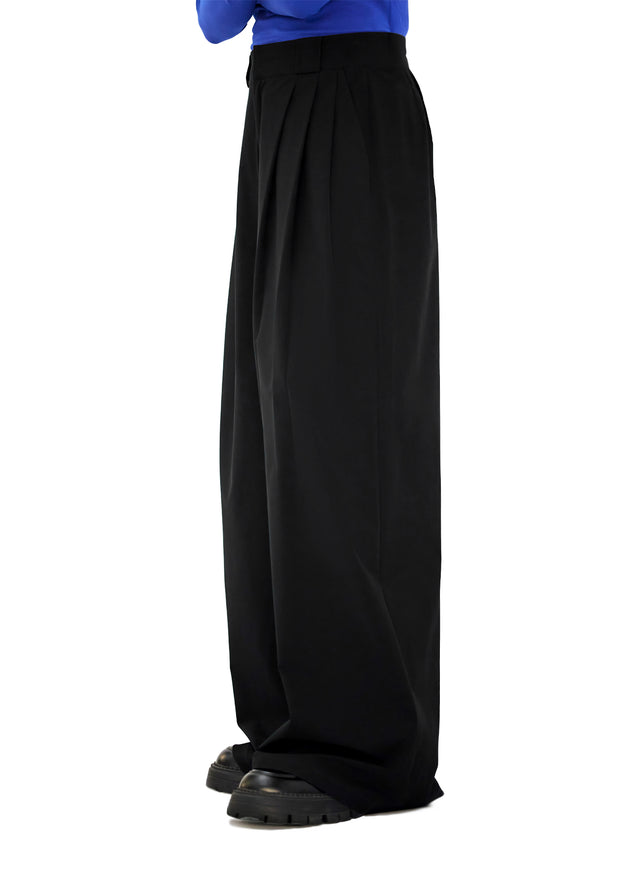 HEAVY PLEATED PANTS IN BLACK [UNISEX]