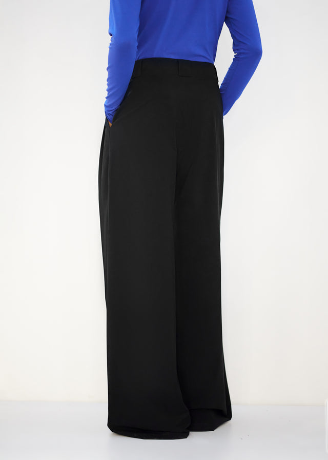 HEAVY PLEATED PANTS IN BLACK [UNISEX]