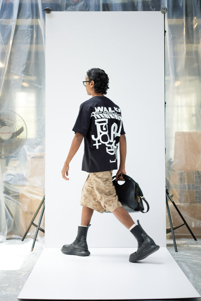 TYPO ART FACE BATWING T-SHIRT IN BLACK [UNISEX]