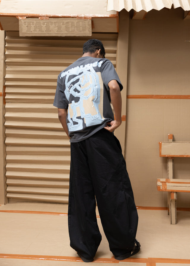 BEAUTIFUL LADY COVERUP T-SHIRT IN NAVY BLUE [UNISEX]