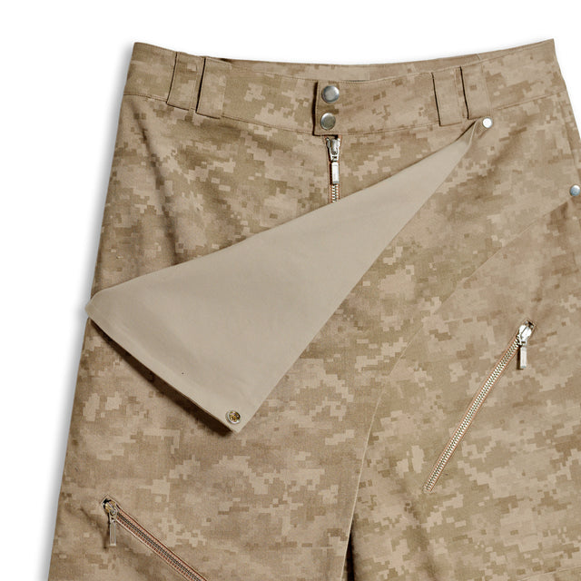 PANELLED SHORTS IN CAMO