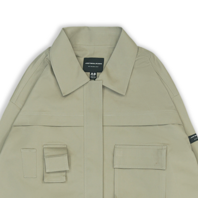 BOX UTILITY JACKET IN BEIGE [UNISEX]